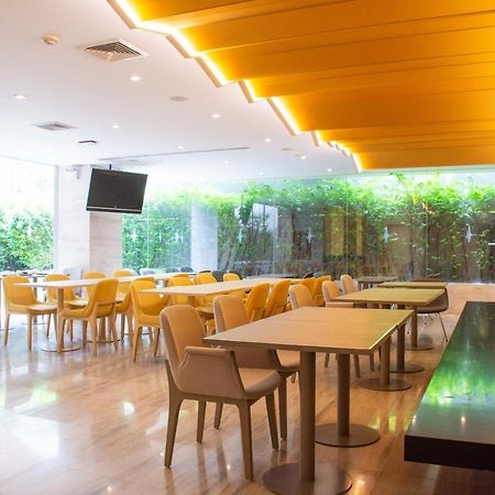 Tango Vibrant Living Hotel - Sha Extra Plus Bangkok Bagian luar foto