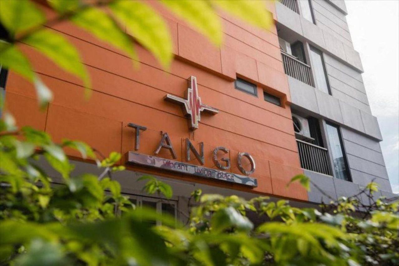 Tango Vibrant Living Hotel - Sha Extra Plus Bangkok Bagian luar foto