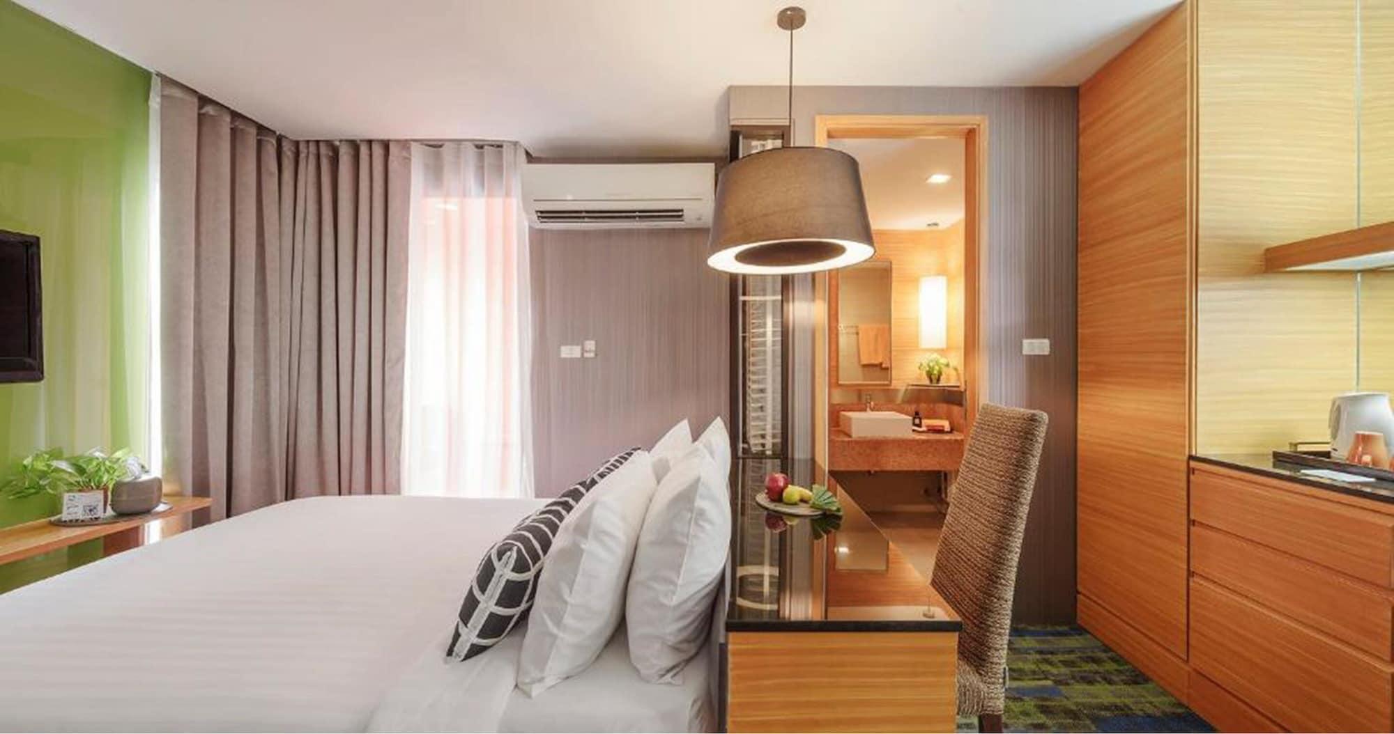 Tango Vibrant Living Hotel - Sha Extra Plus Bangkok Bagian luar foto