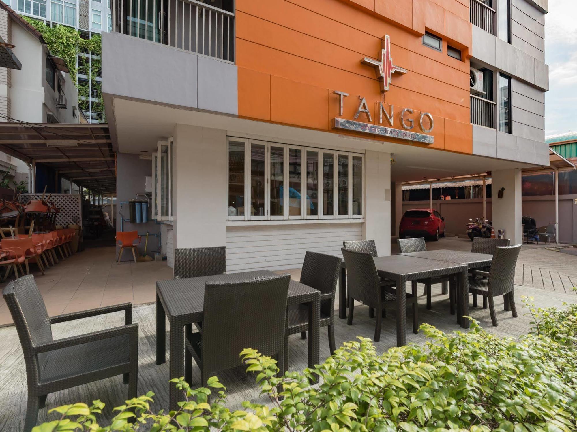 Tango Vibrant Living Hotel - Sha Extra Plus Bangkok Bagian luar foto